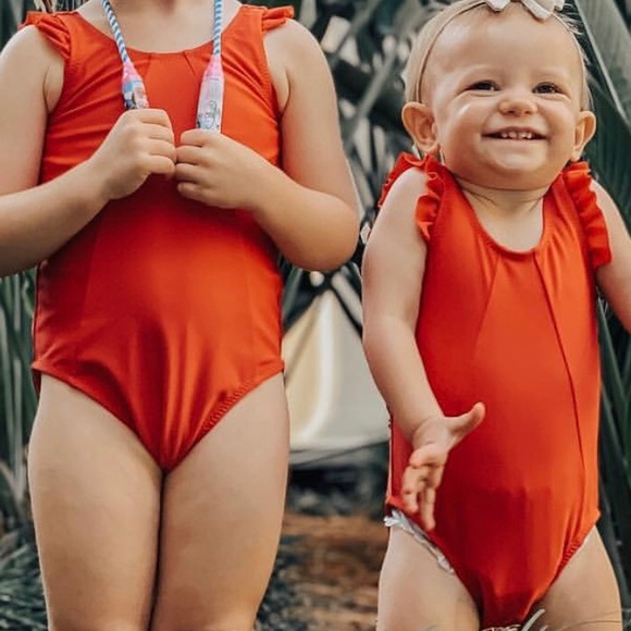 ANDERSON RED ONE PIECE ❤️ - Picture 1 of 6